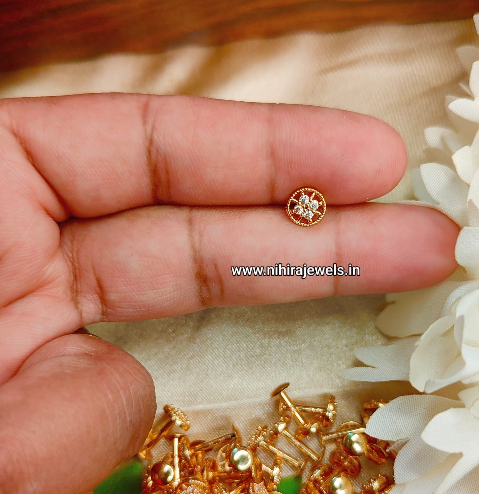 Nitya Nosepin - Gold Plated