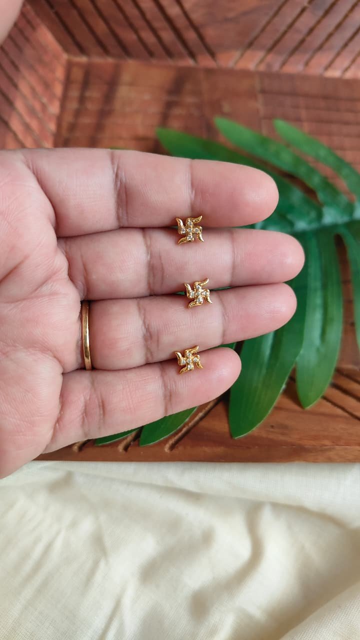 Swsati Earring - 1 Pair