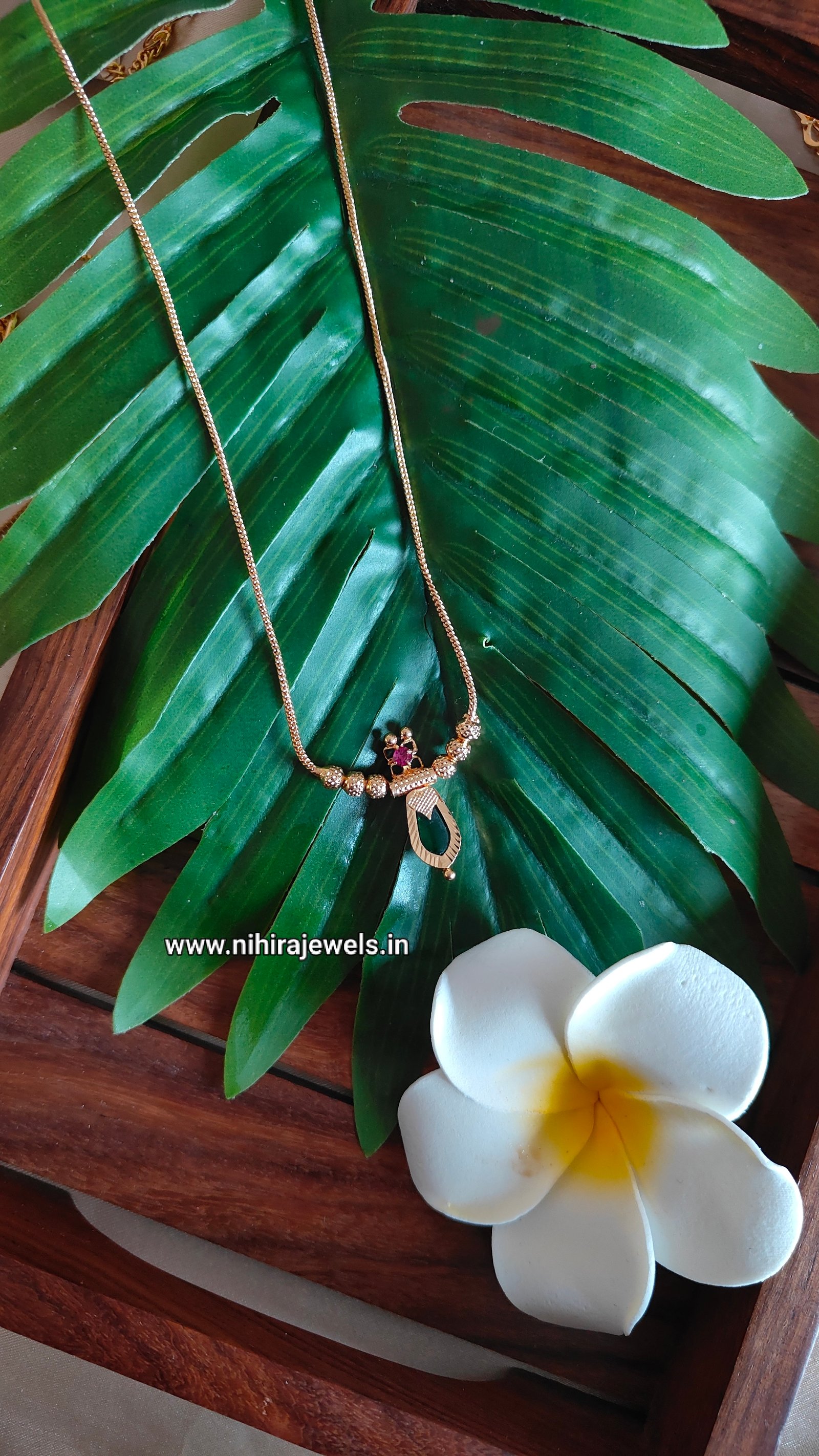 Nagapadam Pendent Chain Green