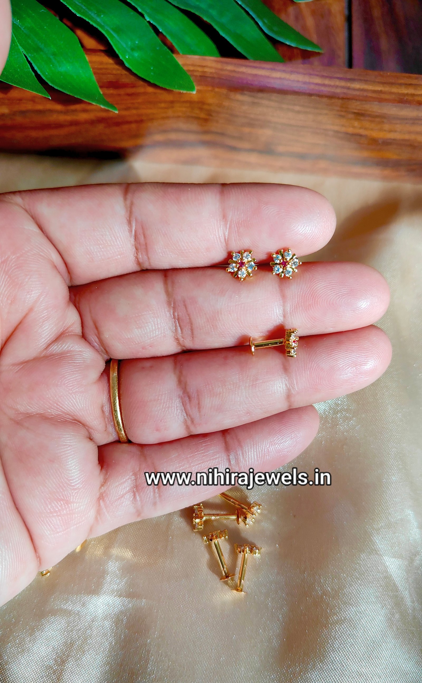 Peeli Earstud Ruby