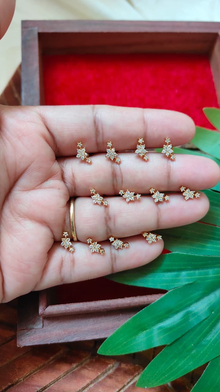 Star Stone Earring - 1 Pair