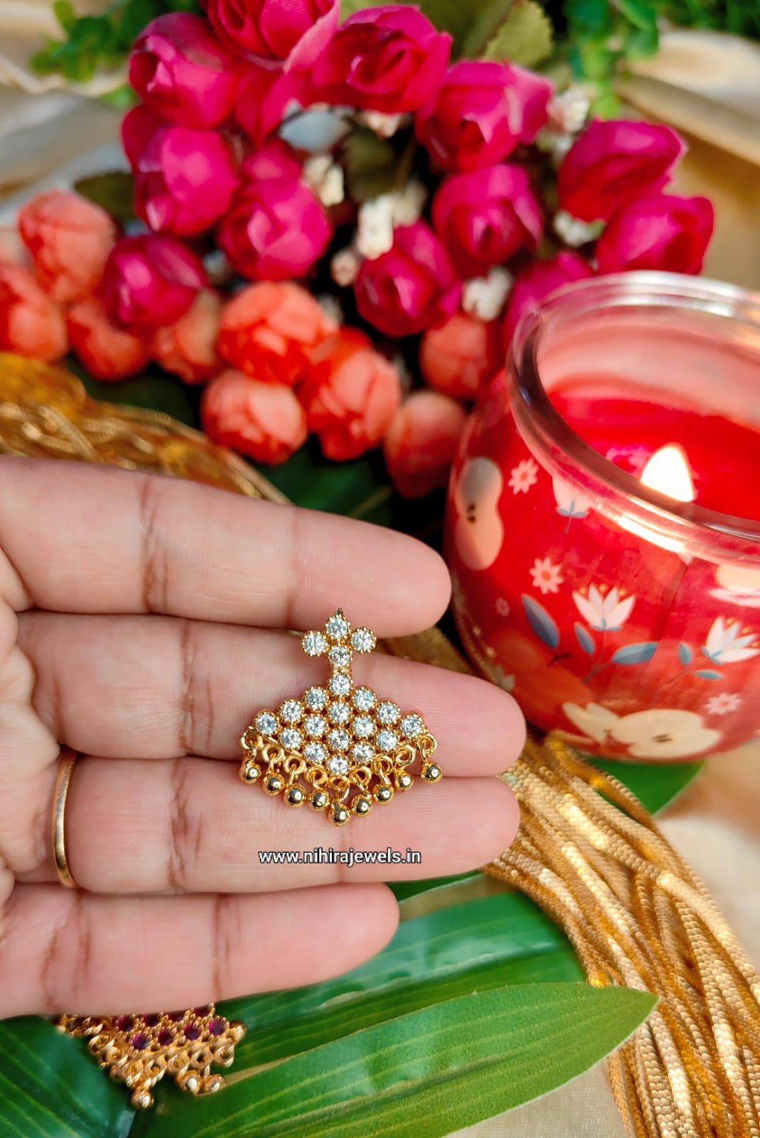 White Pathakkam (Locket)
