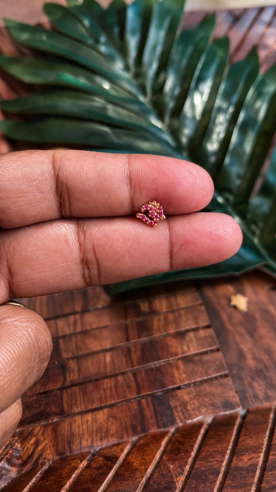 Oam Nosepin -pink stones