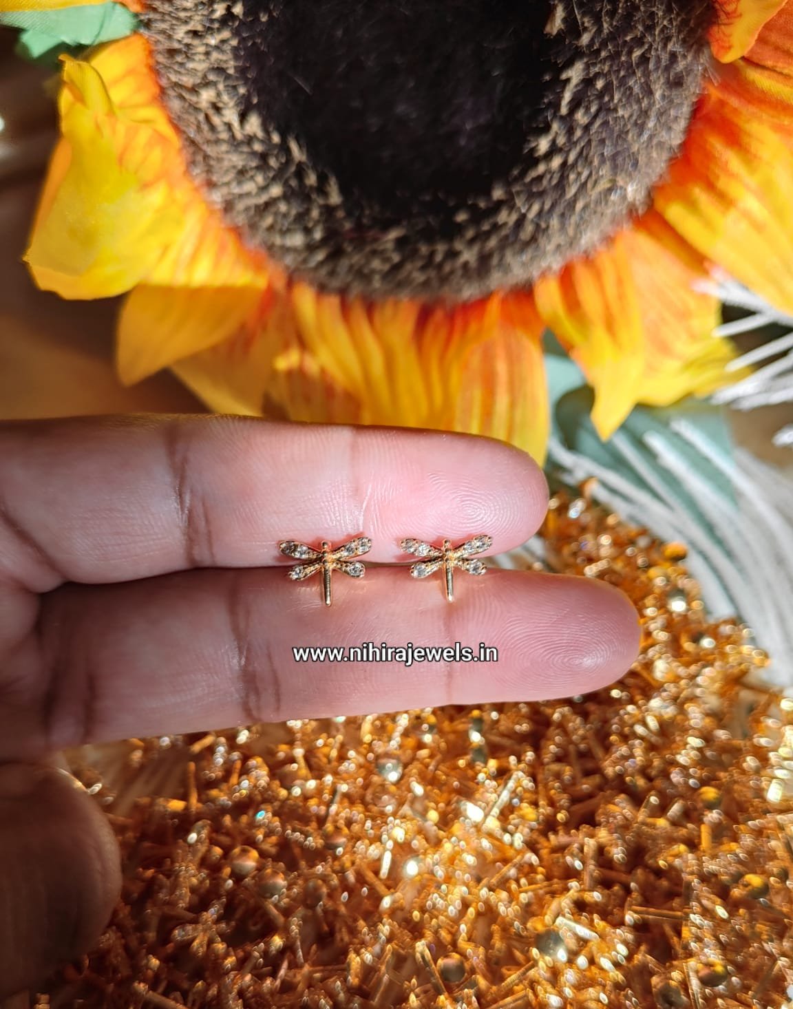 Thumbi Glow Earstud
