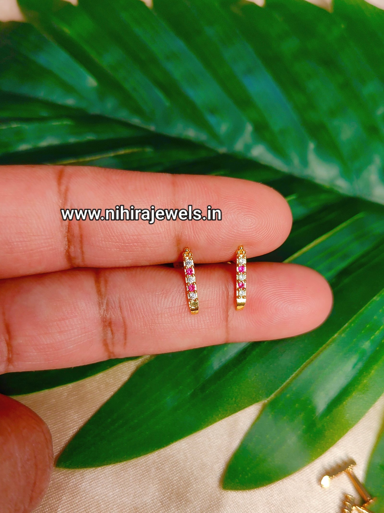 J Shape Earstud RUBY