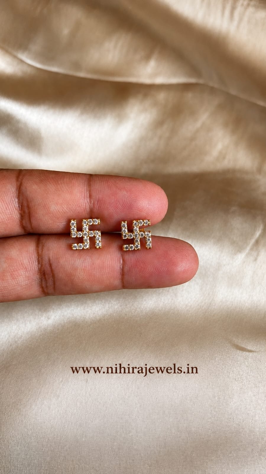 Lakshmi Swastik Earstud