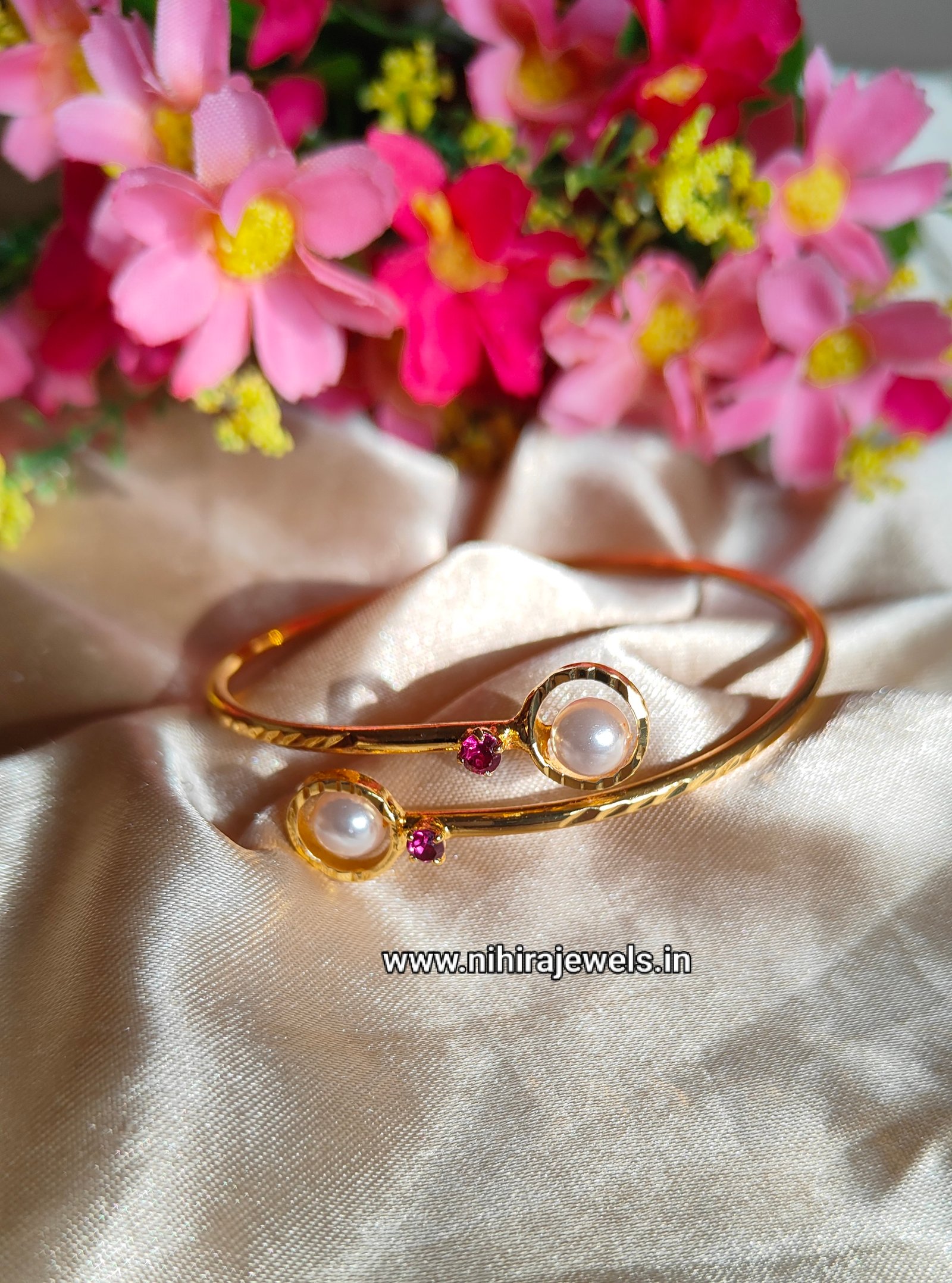 Pearl Asdjutable Bangles