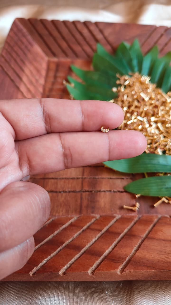 Halfmoon small Nosepin