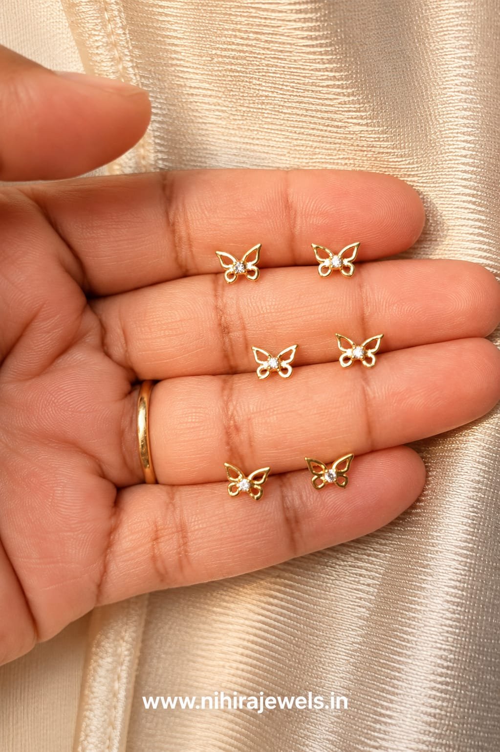 Nihira Butterfly Earstud