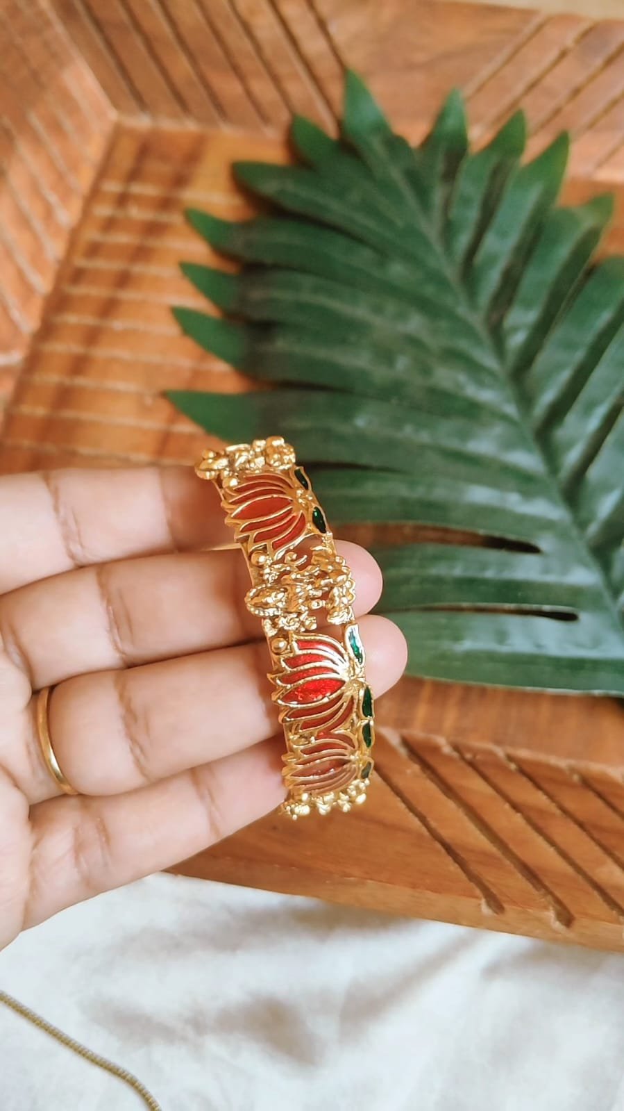 Bangle Red Stone (Size 2.8)