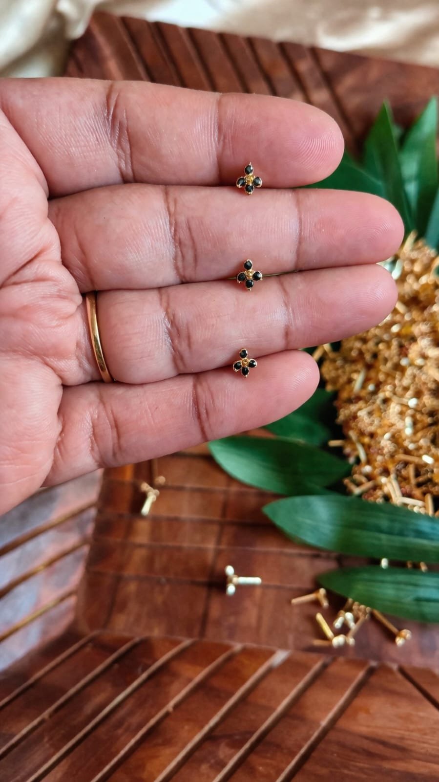 Black Blossom  Nosepin