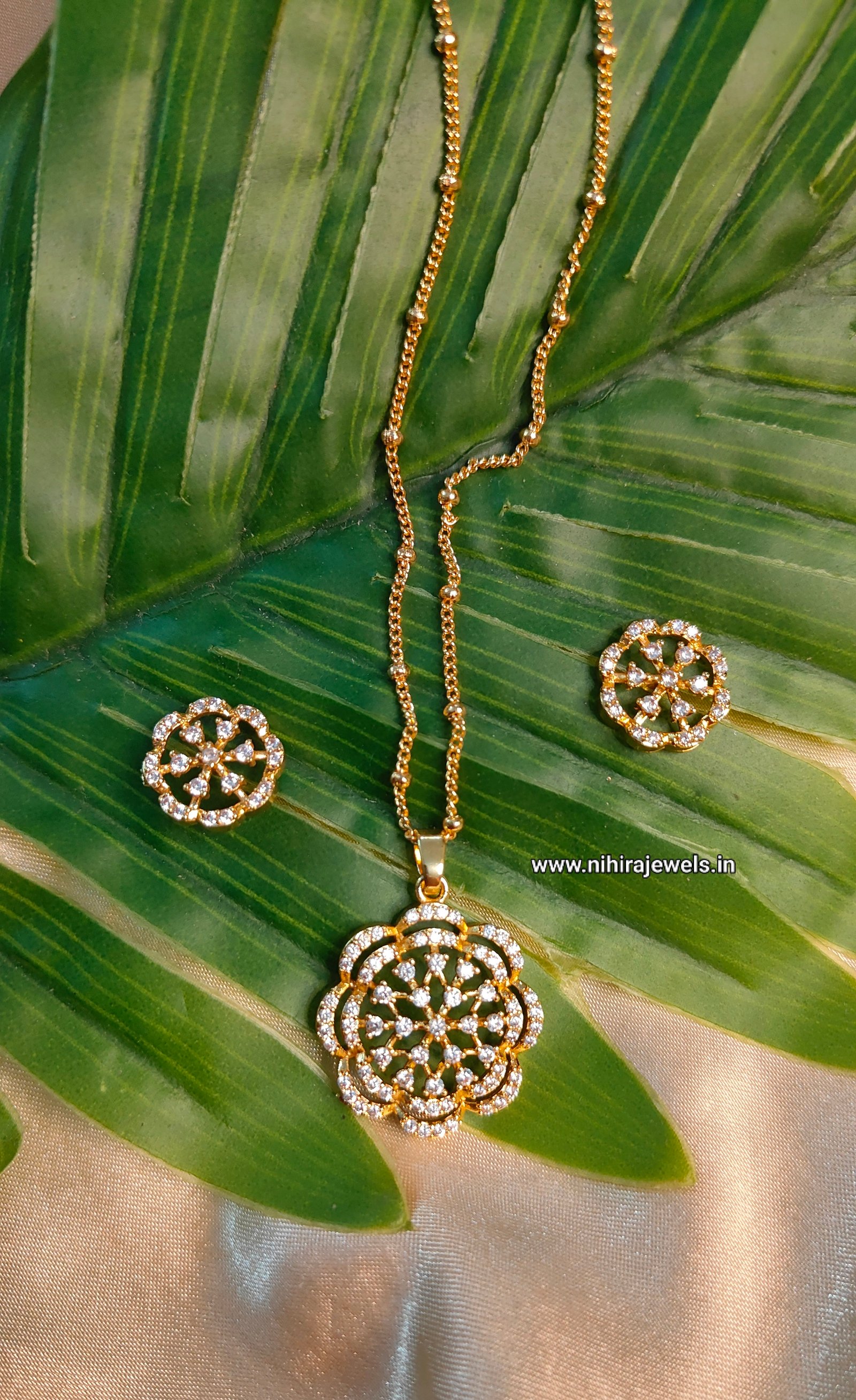 Nihira Diamond Glow  Chain And  Locket with 1-Pair Earrings design 2