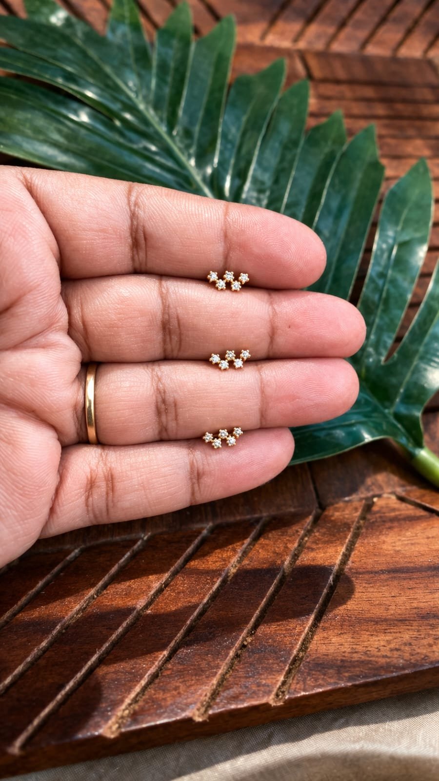 Nosepin -w shape -1 piece