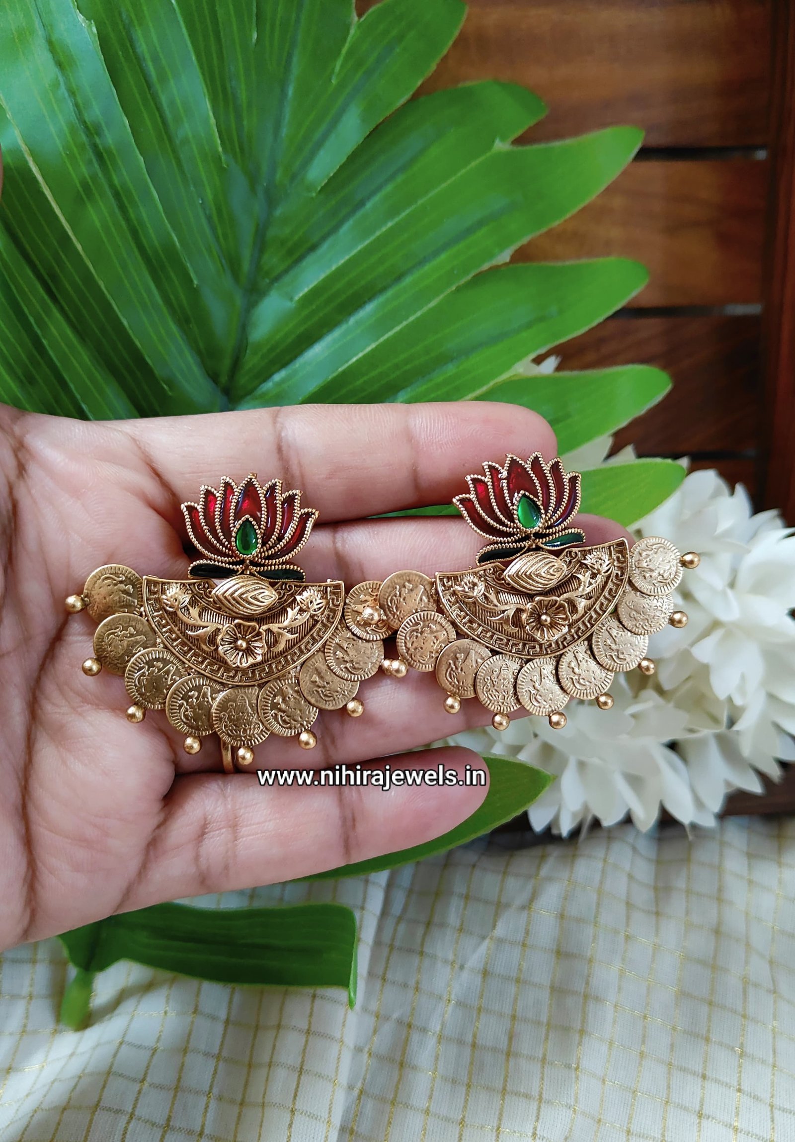 Lotus Nihira Earring