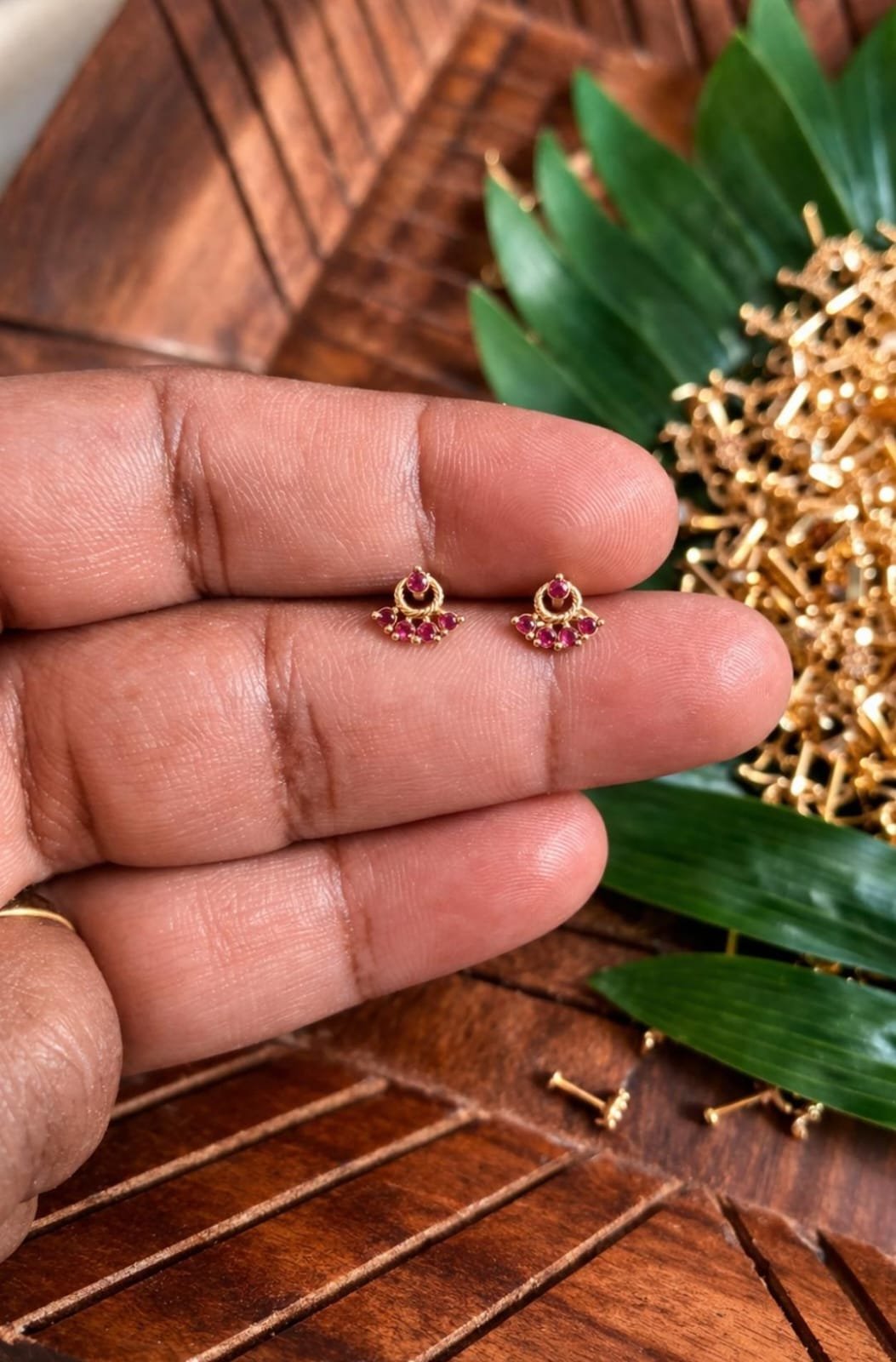 Ruby Chandrika Earstud