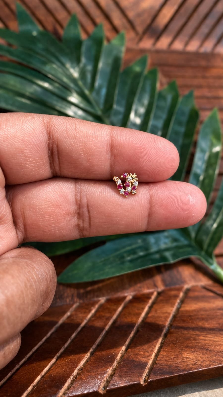 Oam Nosepin -pink and white stones