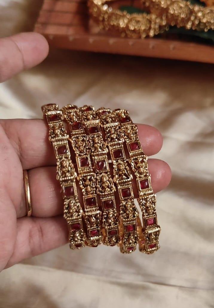 Bangles  antique (4 bangles)