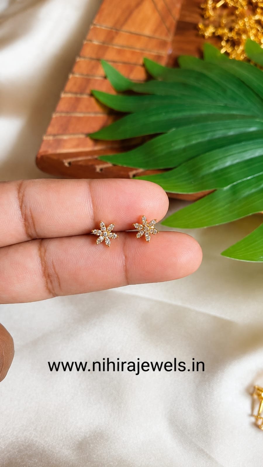 Malar Earstud