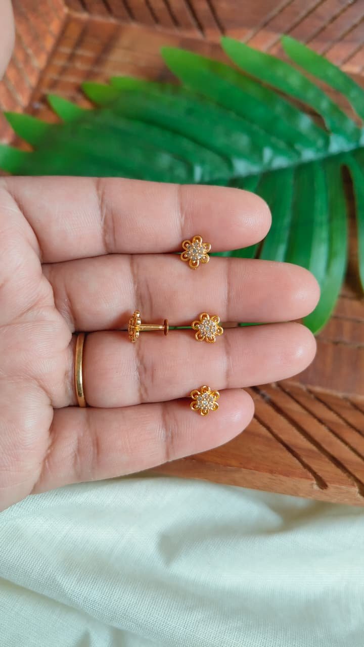 Round Stone Earring - 1 Pair