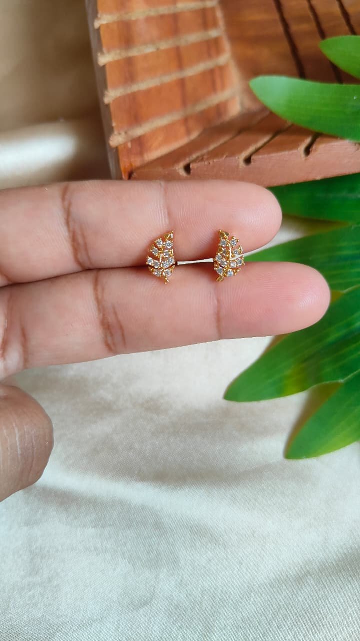 Stone Leaf  Earstud