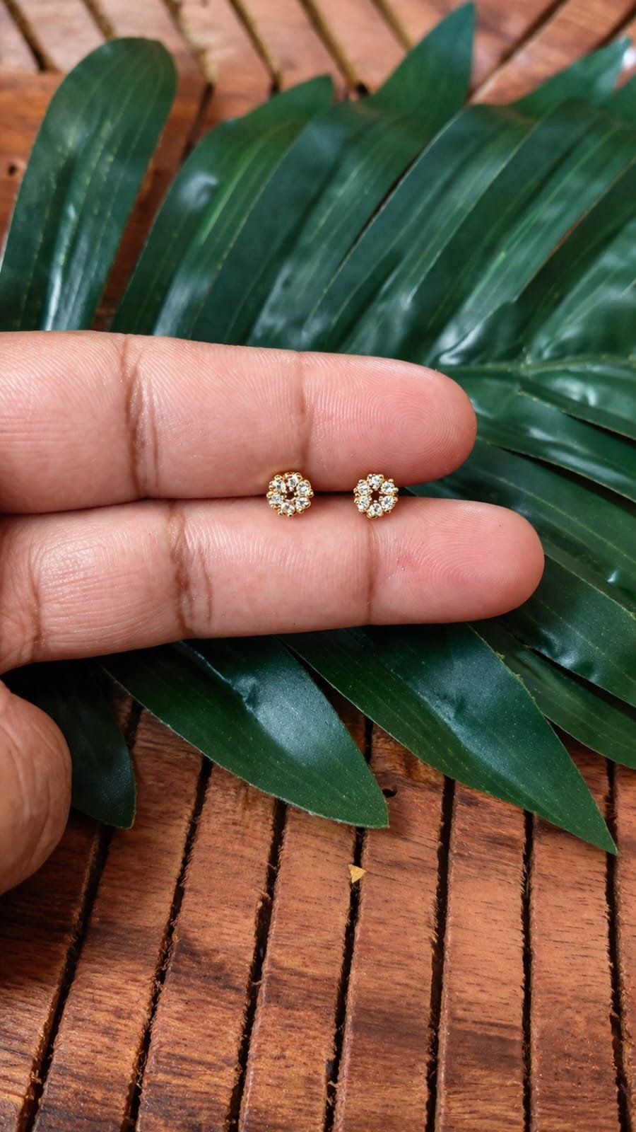 Floral Glow Earstud