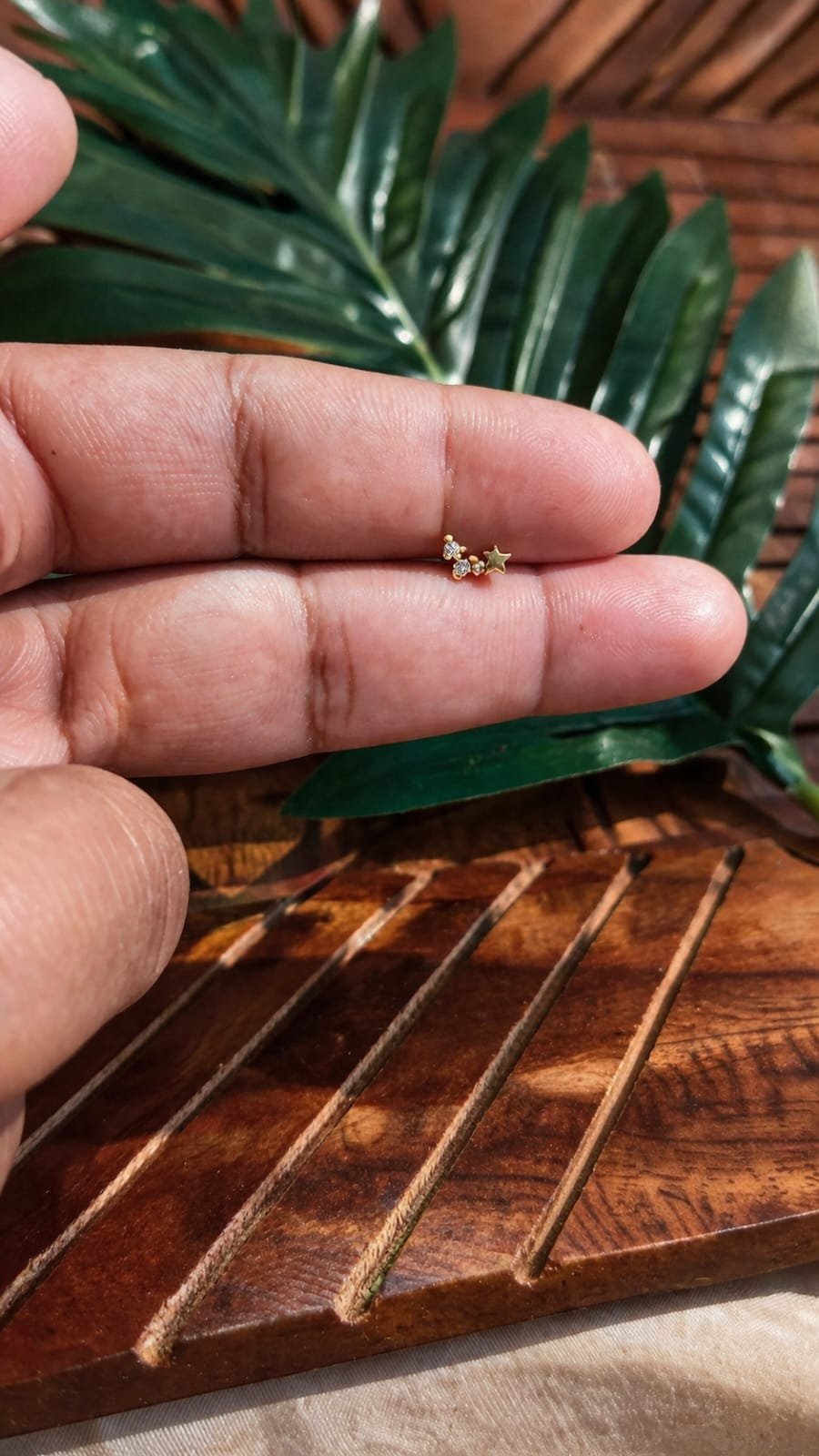 Nosepin -1star 3 stones